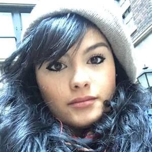 Meet your Posher, Stefania